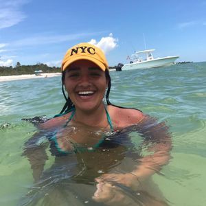 Meet your Posher, Leandra